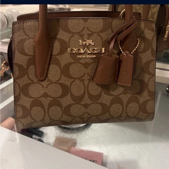 Coach - Picture 5 of 5